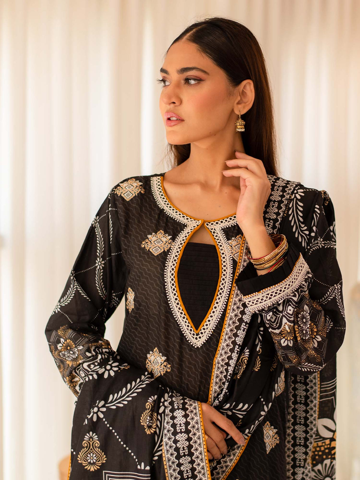 Black Premium Embroidered Lawn 3 Piece Suit Set 12