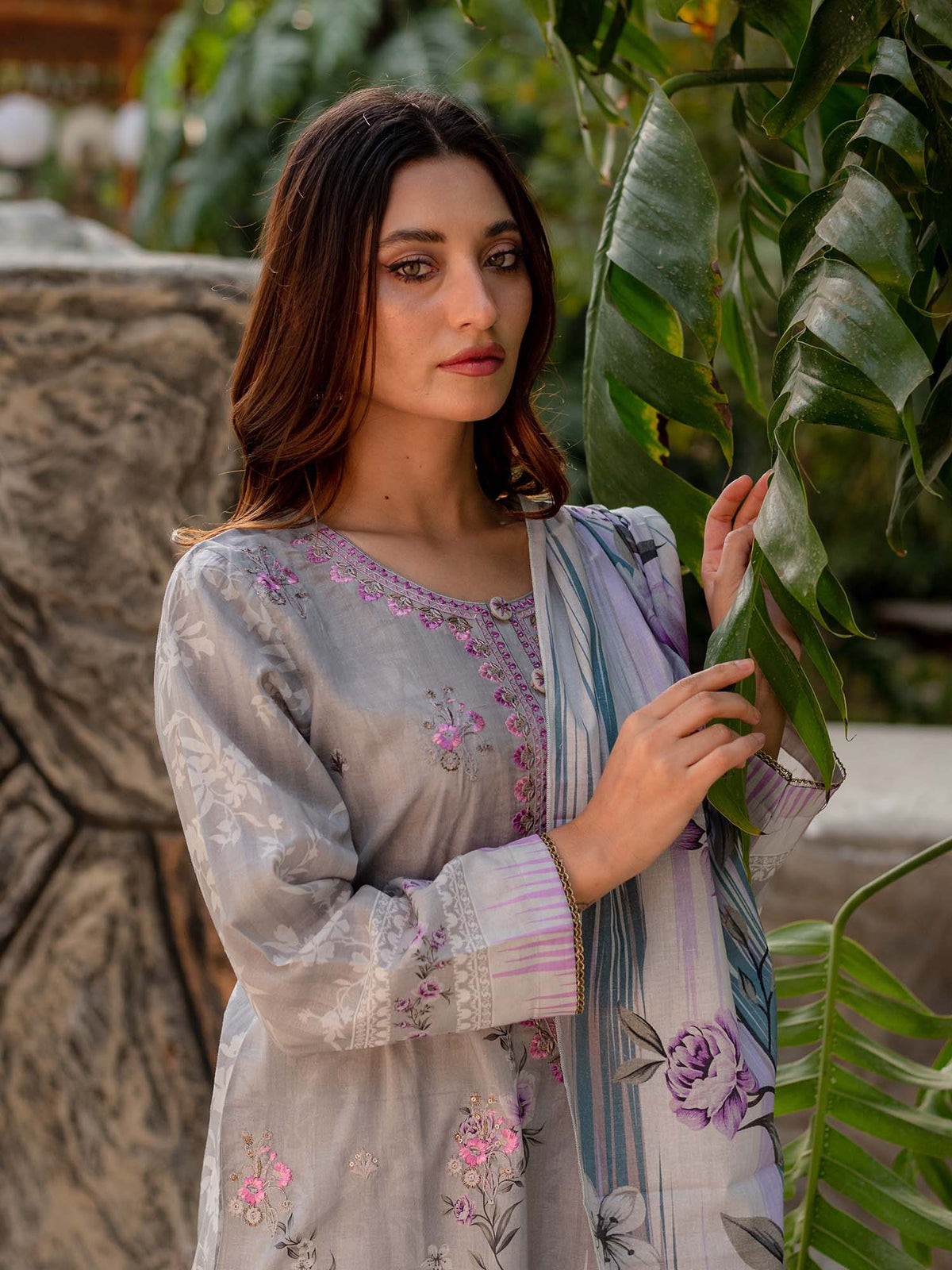 Grey Digital Embroidered Lawn Pret 3 piece suit set 08