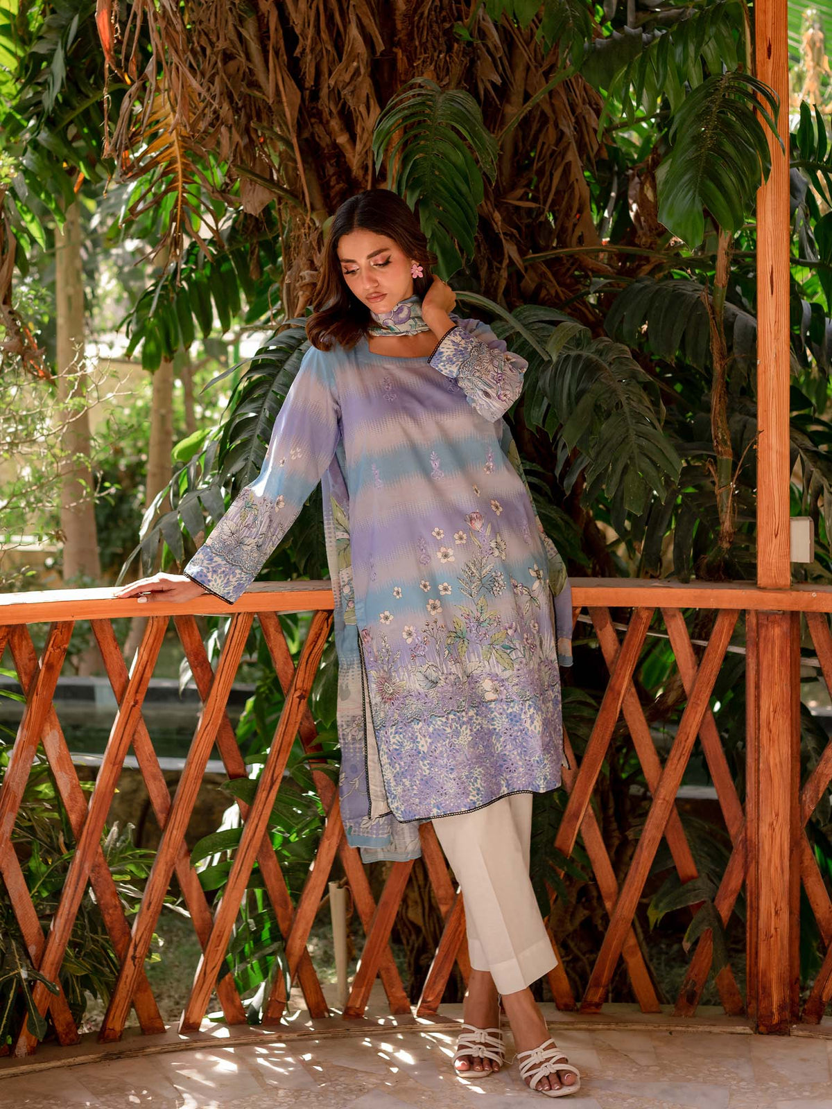 Purple Embroidered Lawn Pret 3 piece suit set 10