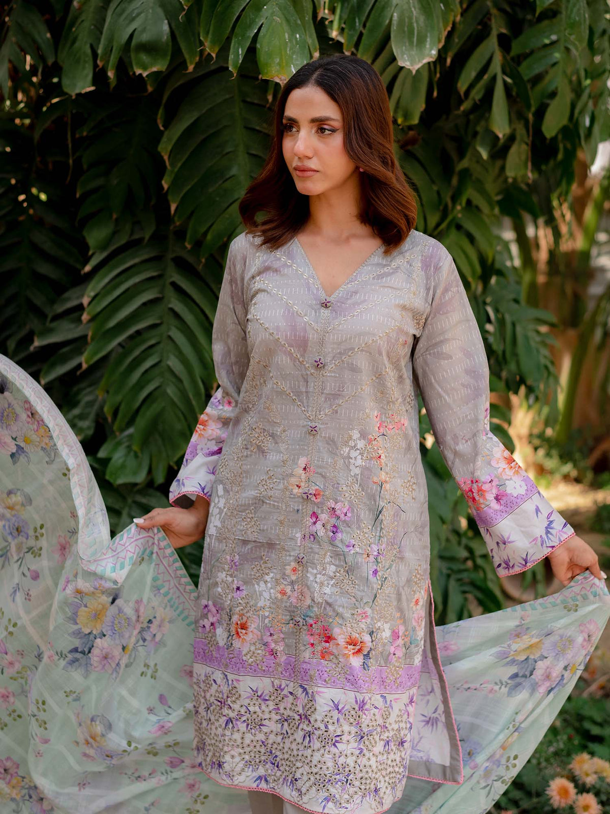 Grey Embroidered Lawn Pret 3 piece suit set 09