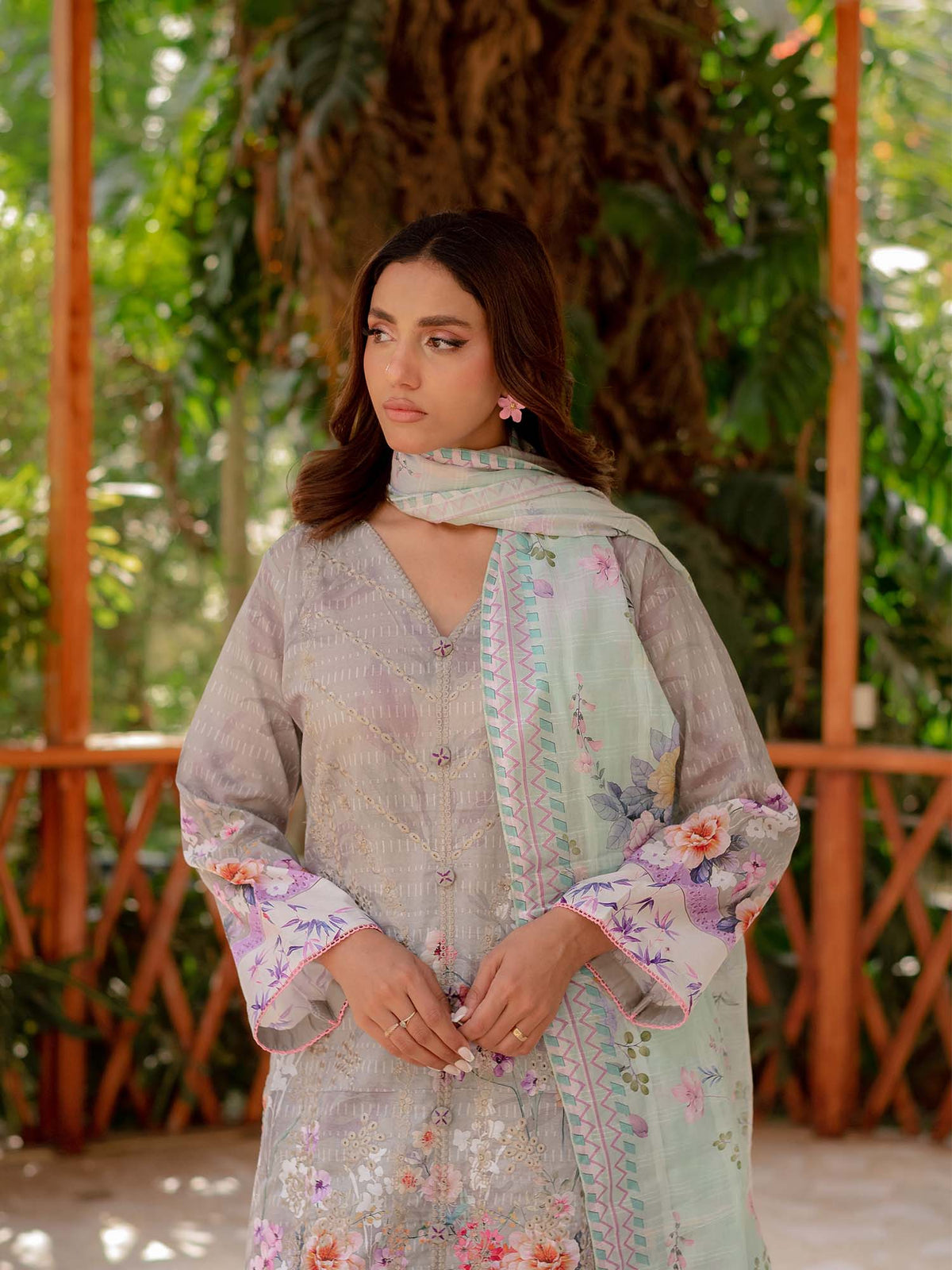 Grey Embroidered Lawn Pret 3 piece suit set 09