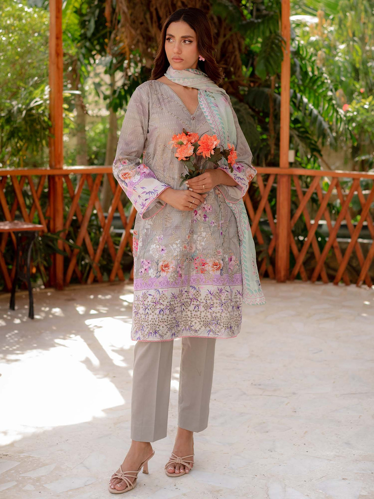 Grey Embroidered Lawn Pret 3 piece suit set 09