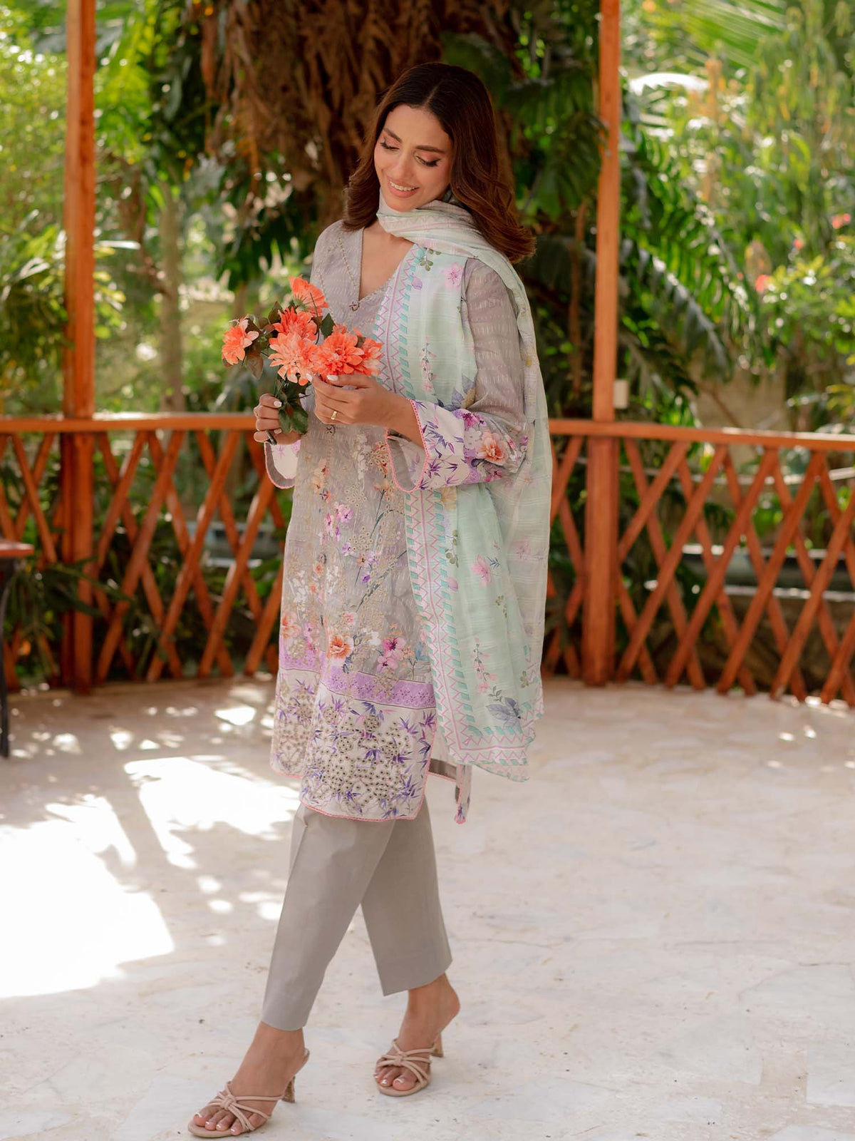 Grey Embroidered Lawn Pret 3 piece suit set 09