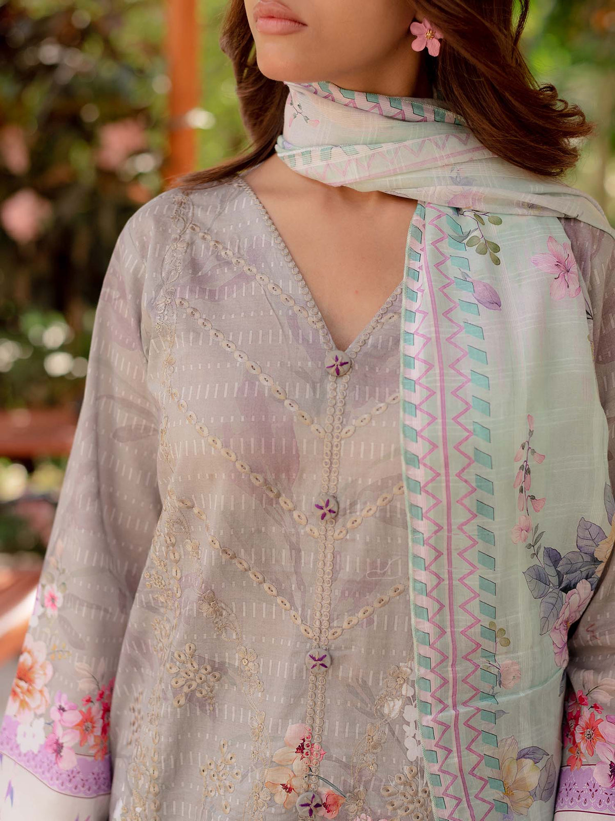 Grey Embroidered Lawn Pret 3 piece suit set 09