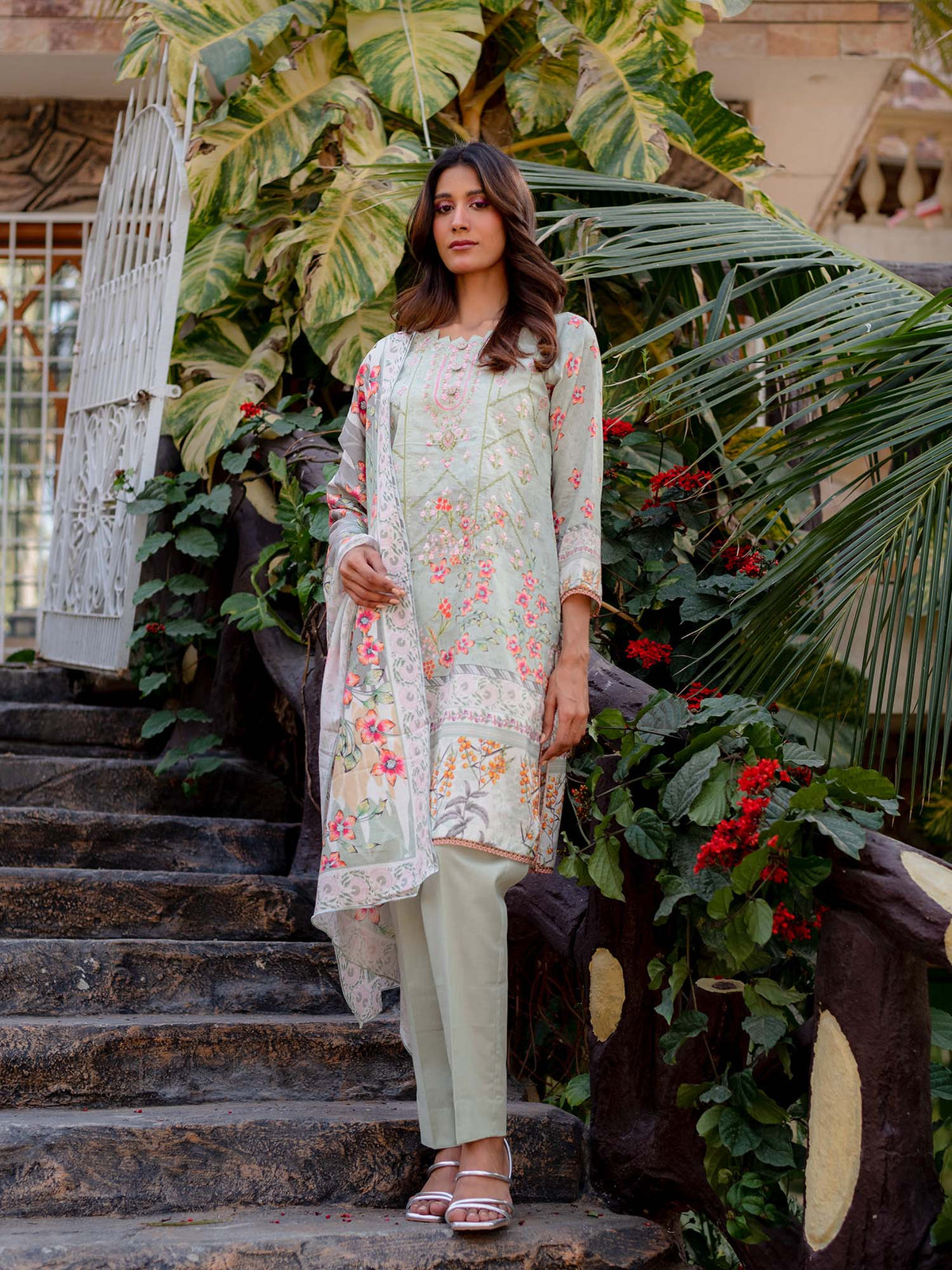 Light Green Embroidered Lawn Pret 3 piece suit set 06
