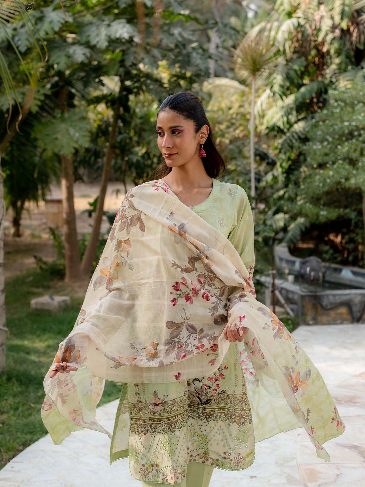 Sage Embroidered Lawn Pret 3 piece suit set 07