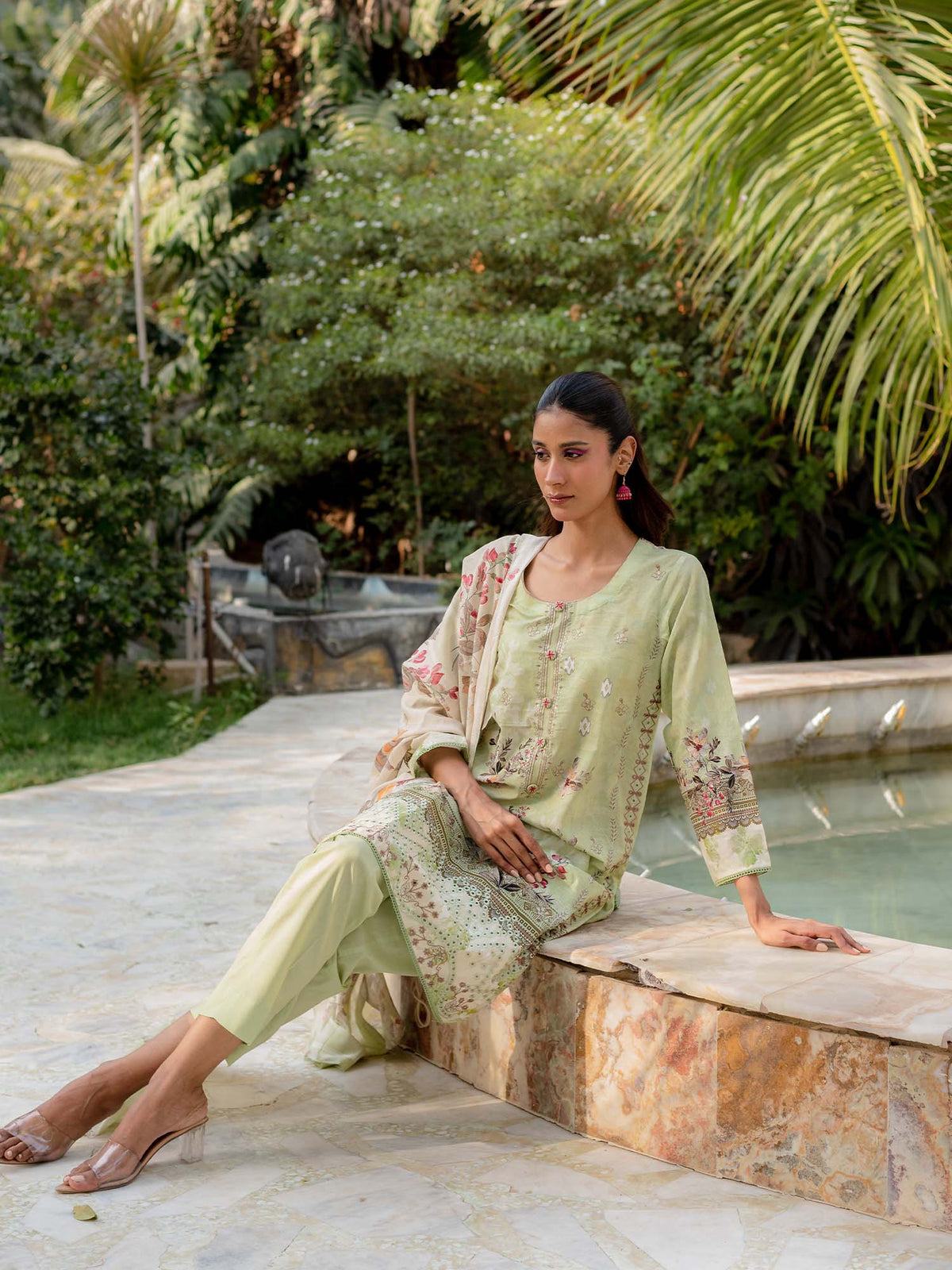 Sage Embroidered Lawn Pret 3 piece suit set 07