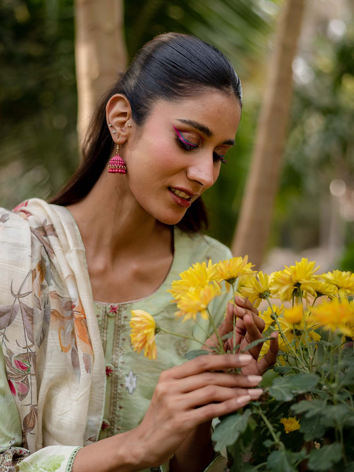 Sage Embroidered Lawn Pret 3 piece suit set 07