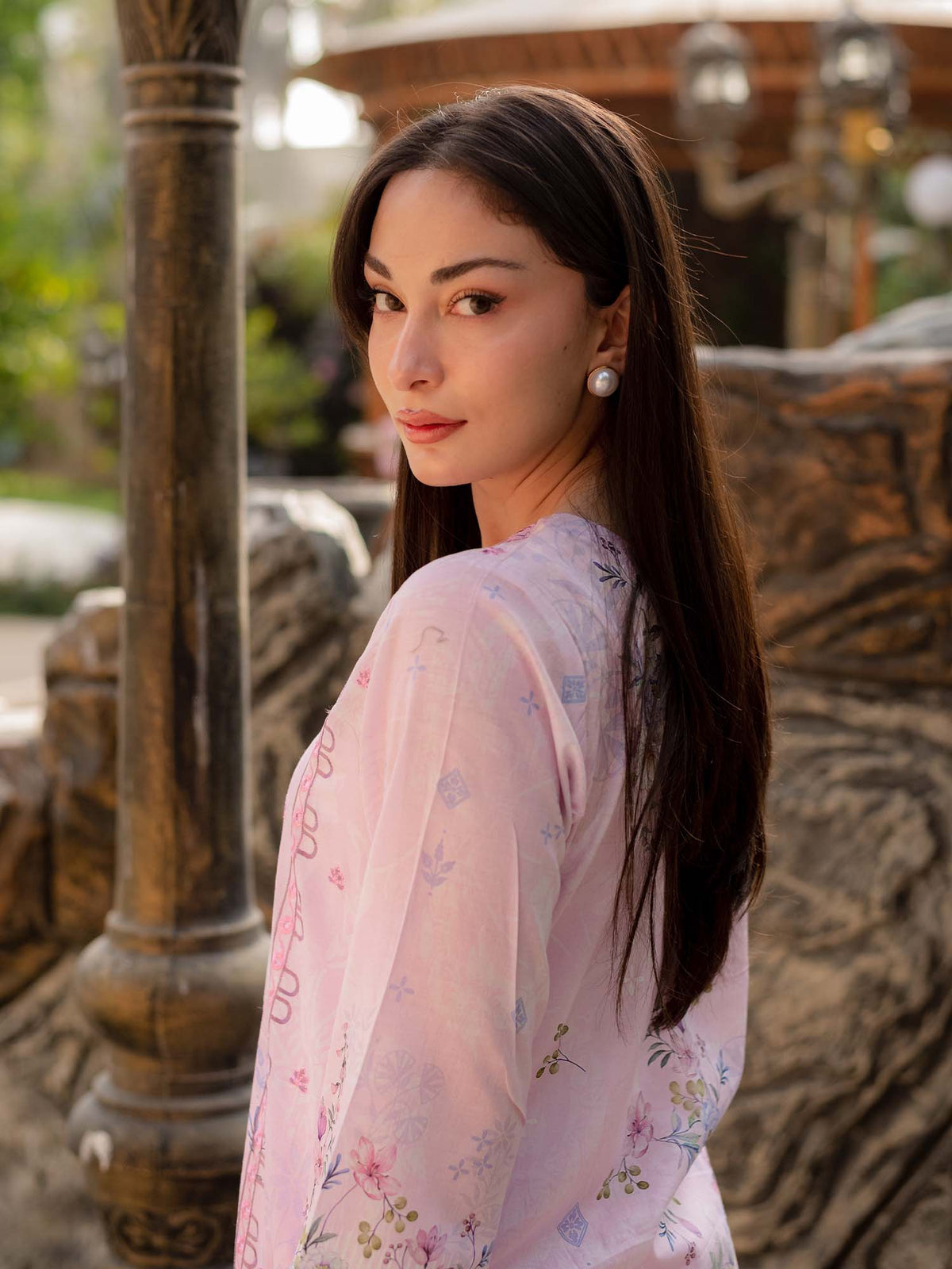 Blush Pink Embroidered Lawn Pret 3 piece suit set 14