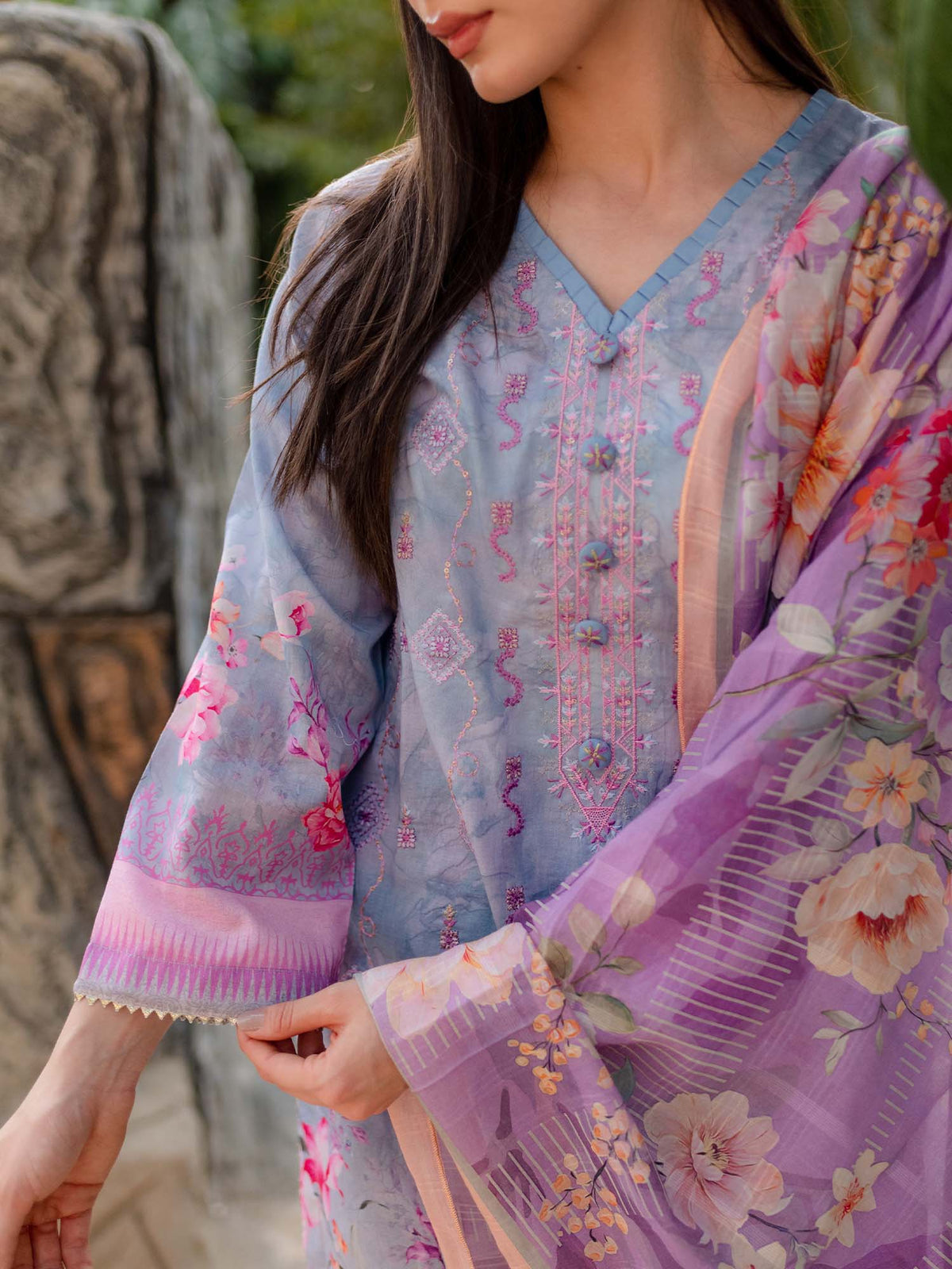 Blue Embroidered Lawn Pret 3 piece suit set 05