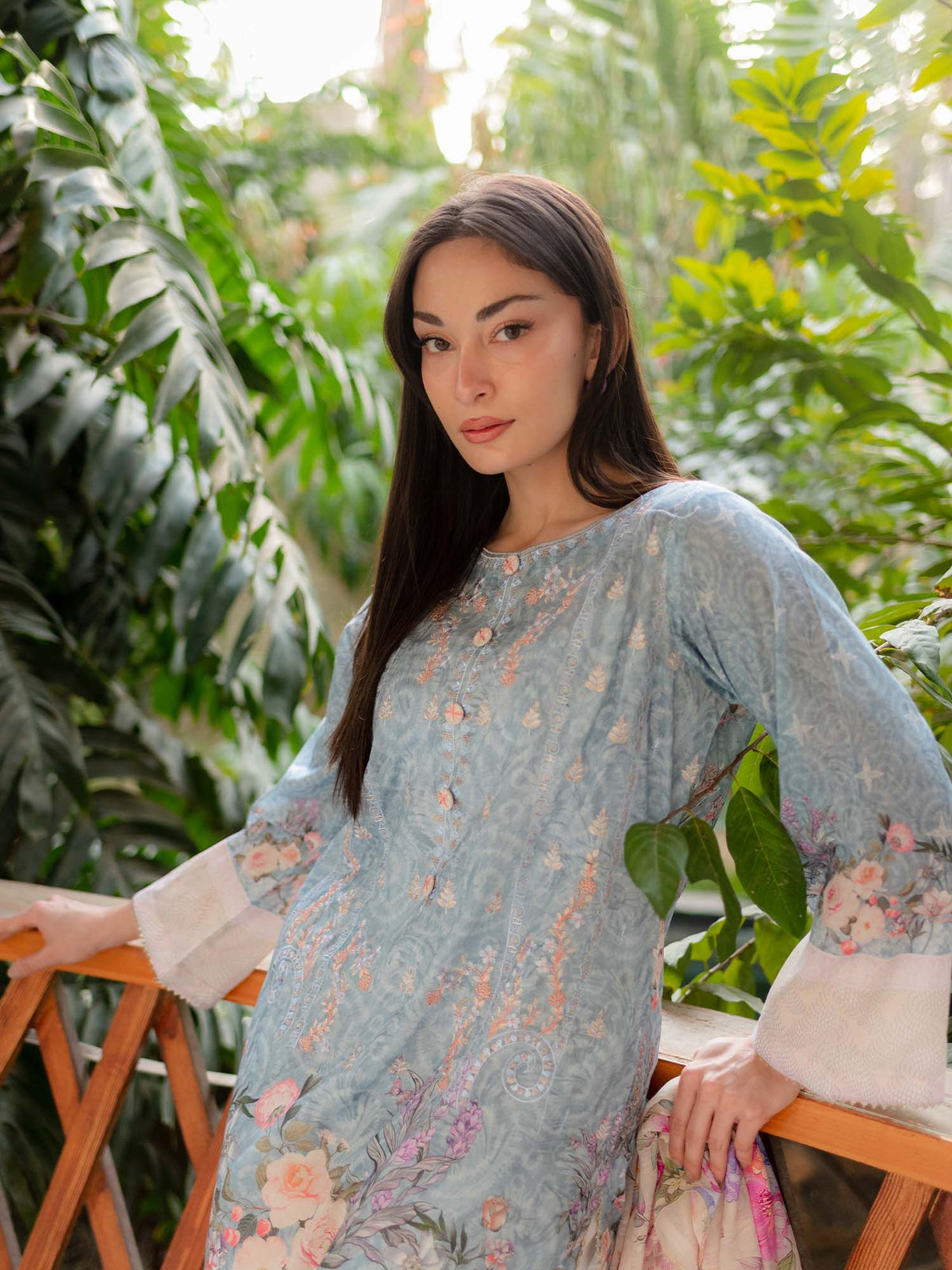 Light Blue Embroidered Lawn Pret 3 piece suit set 04