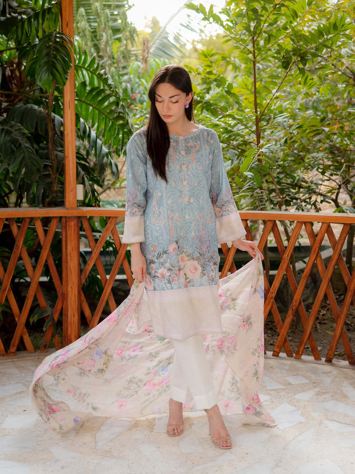 Light Blue Embroidered Lawn Pret 3 piece suit set 04
