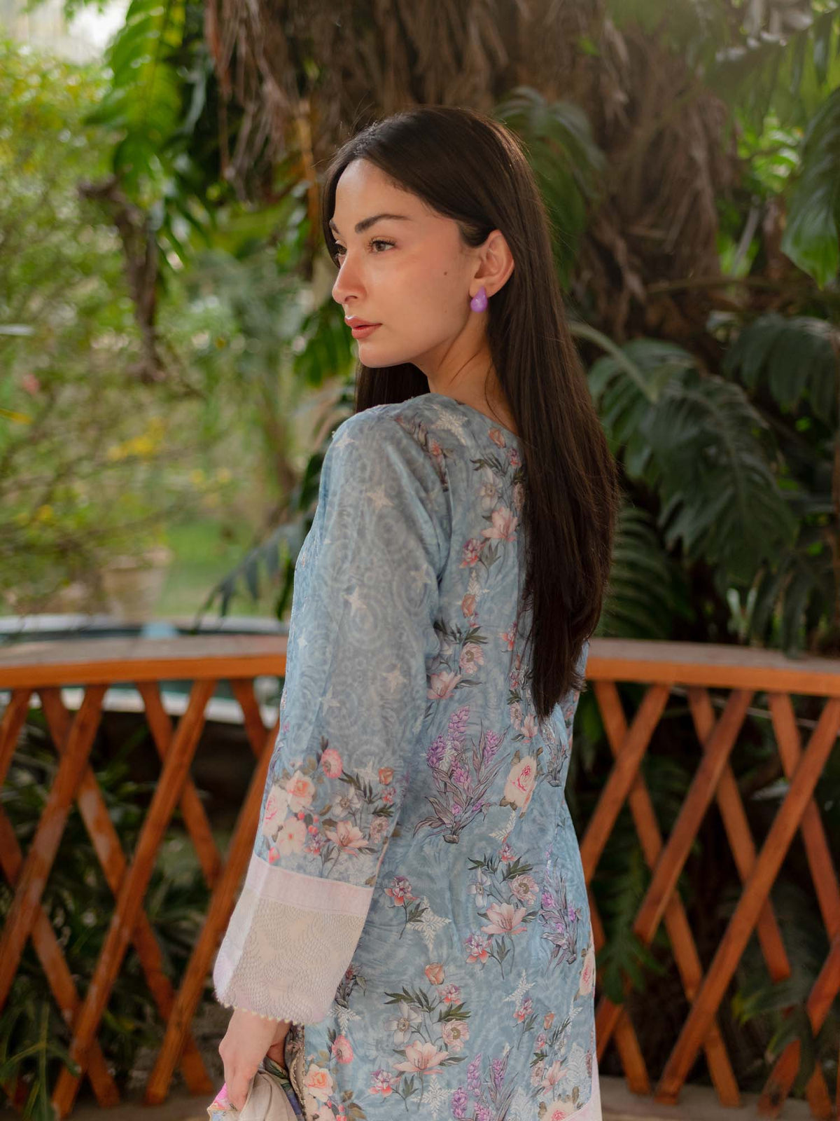 Light Blue Embroidered Lawn Pret 3 piece suit set 04
