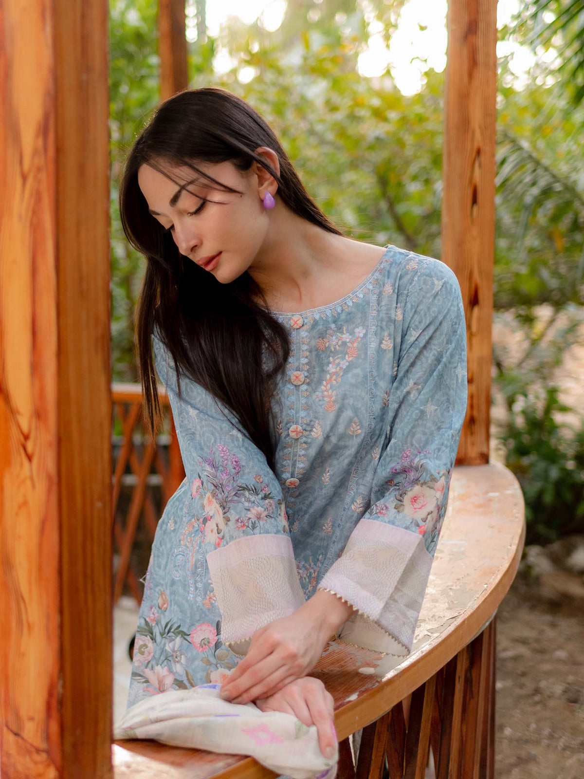 Light Blue Embroidered Lawn Pret 3 piece suit set 04